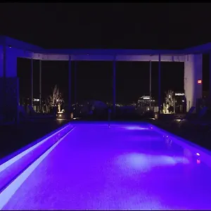 Couples Getaway Highrise Dwntown Phx Skyline Views Apartment