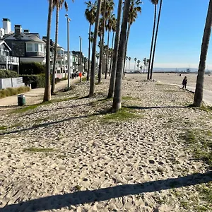 https://apt-house-on-the-beach.topanaheimhotels.com
